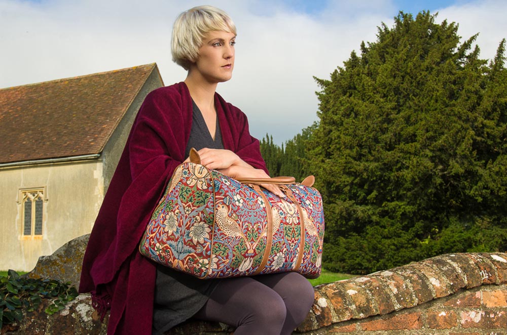 William Morris Strawberry Thief Red - Big Holdall Bag